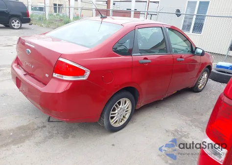 2010 Ford Focus Se z USA, uszkodzony, nr VIN 1FAHP3FN4AW121878